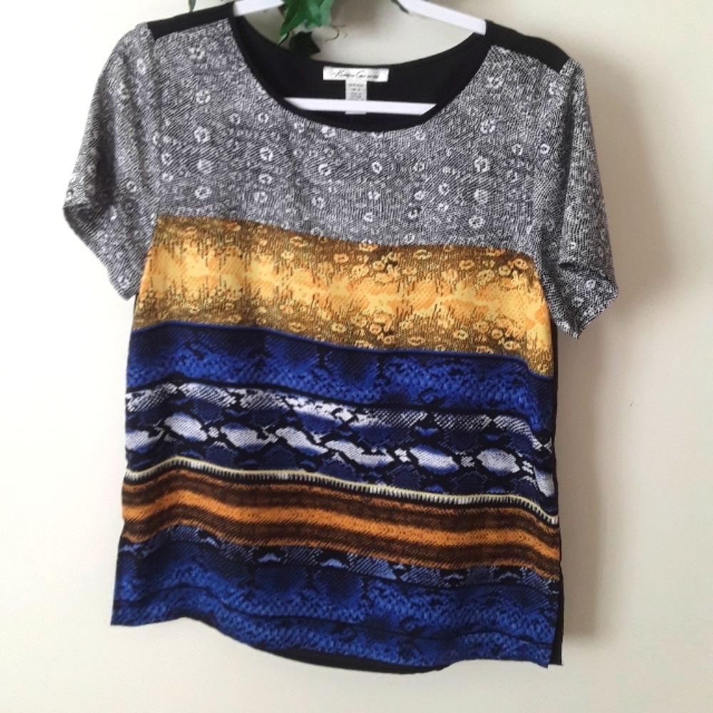 ✨NWT✨Kenneth Cole White Cosmic Blue Short Sleeve Top